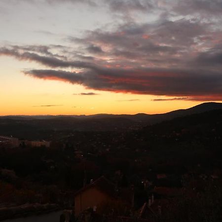 Appartement spacieux et chaleureux à Grasse Esterno foto