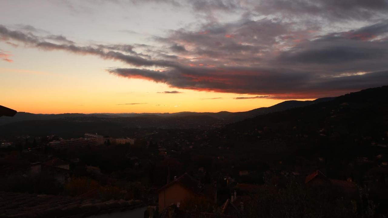 Appartement spacieux et chaleureux à Grasse Esterno foto